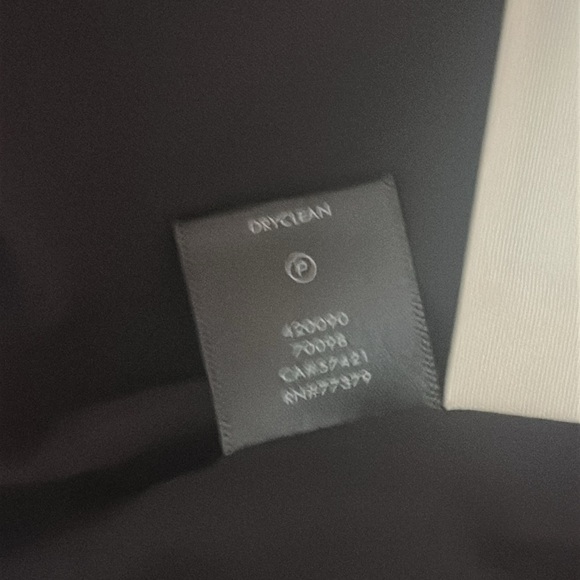 🆕 Ann Taylor Classic Double V Collarless Jacket.  Black. Size 6.  NWT. - Picture 11 of 15